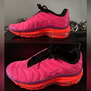 AIR MAX 97 / PLUS
"Racer Pink"